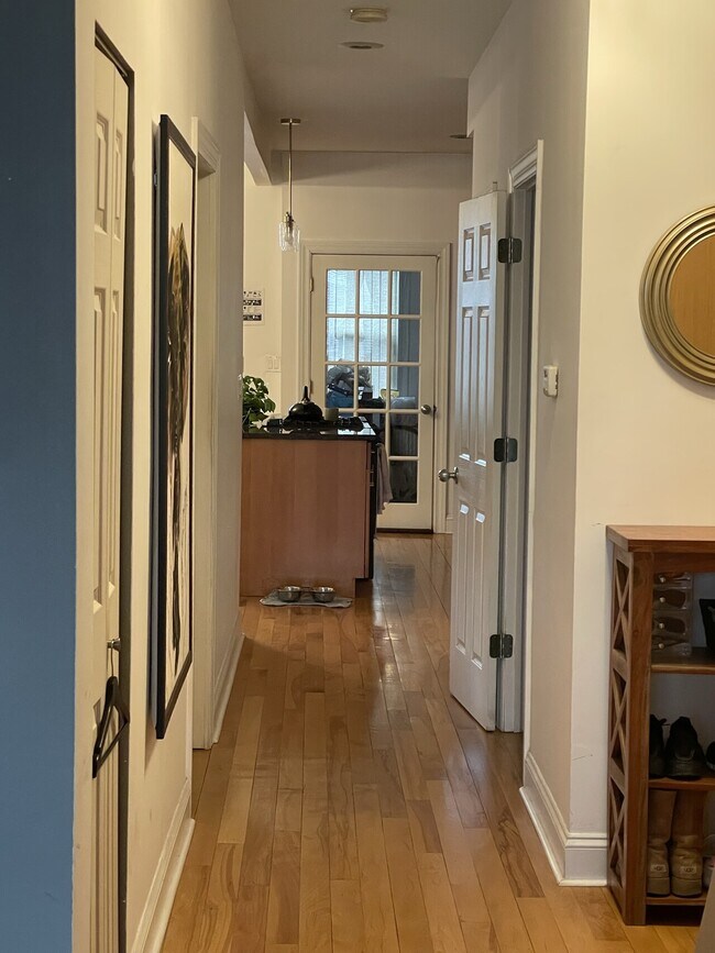 Building Photo - Champlain