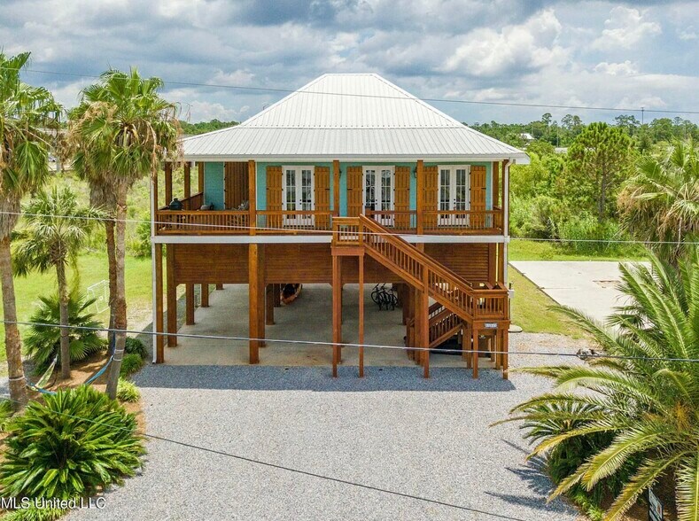 Building Photo - 218 Front St