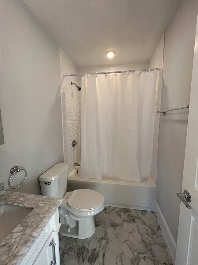 Building Photo - 75 Winchester St