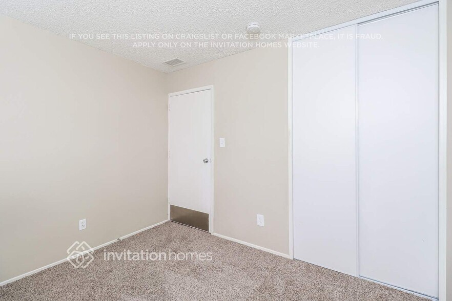 Building Photo - 2808 Notre Dame Dr