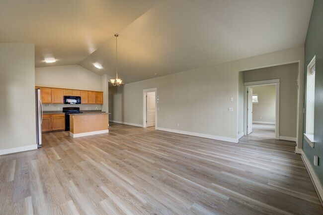 Building Photo - Very Clean Single-Family Home For Rent IN VALLEY WEST BOZEMAN
