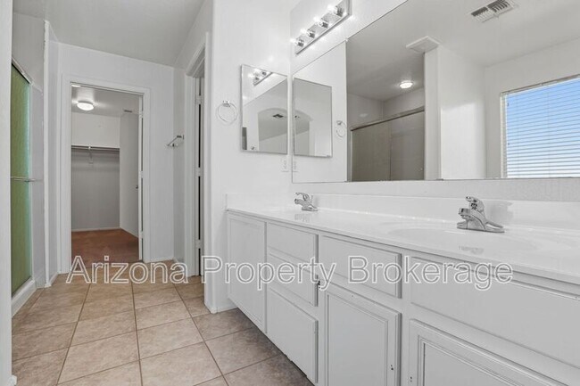 Building Photo - 17516 W Maui Ln