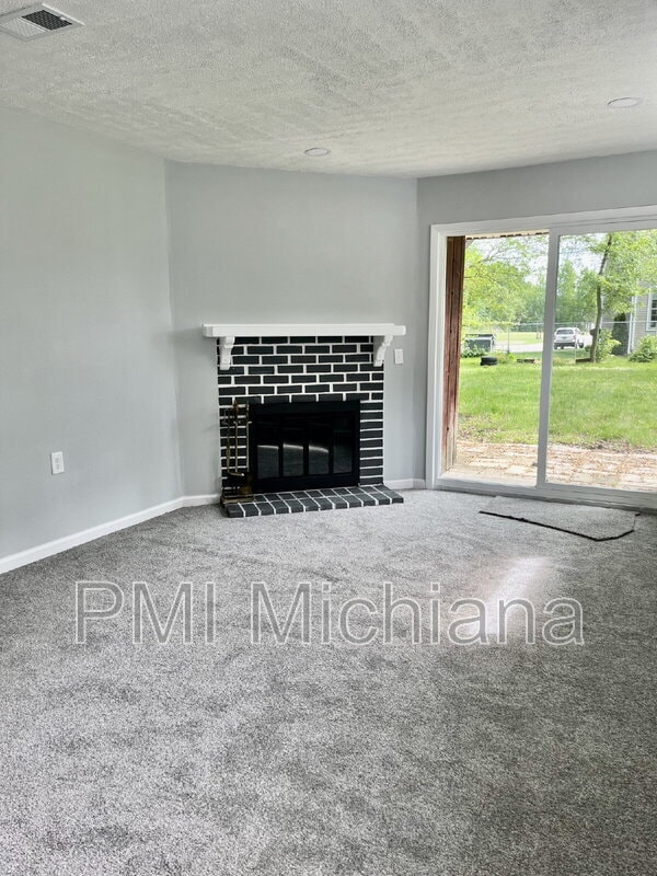 Building Photo - 3110 Voll Ln
