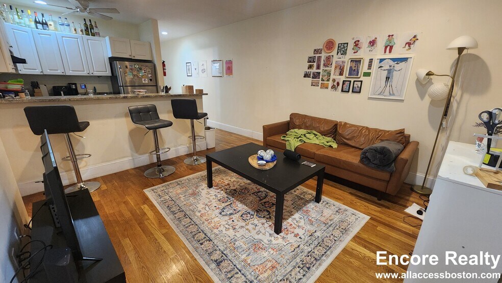 Building Photo - 66 Egmont St