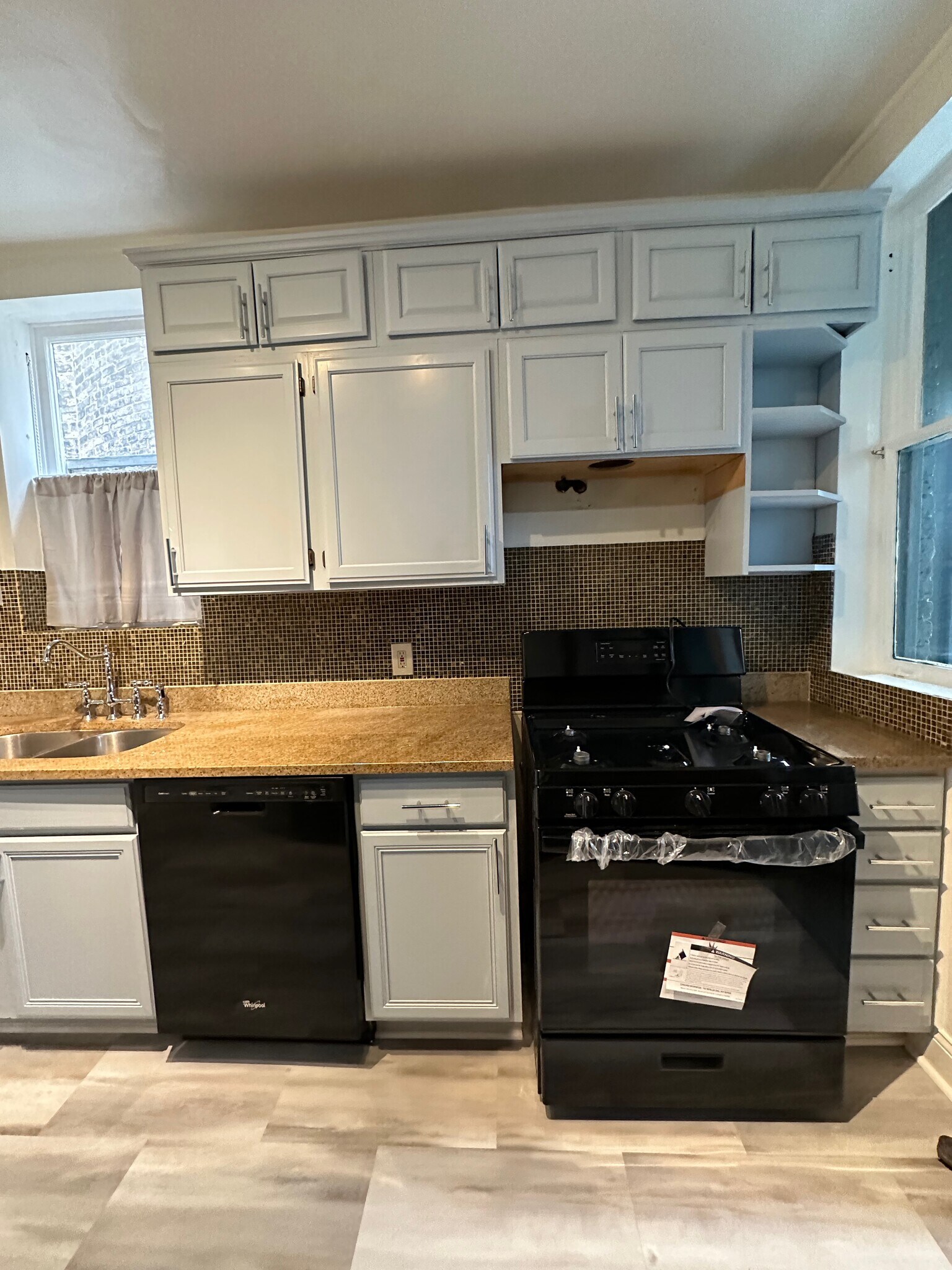 Building Photo - 1432 W Jonquil Ter