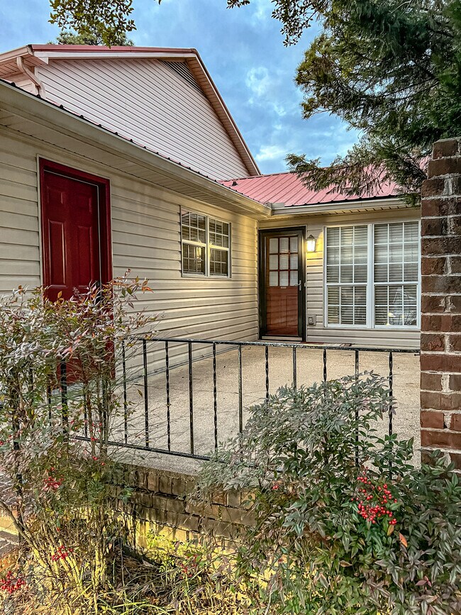 Building Photo - 1661 Patton Chapel Rd