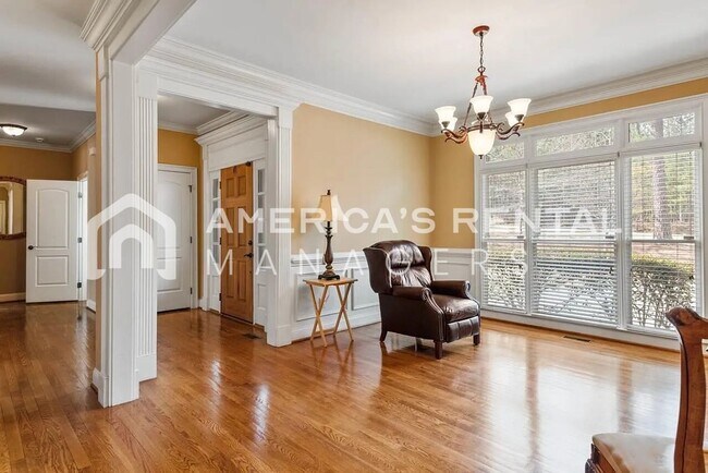 Building Photo - Private Estate Living on Over 3 Acres! Available to view NOW!