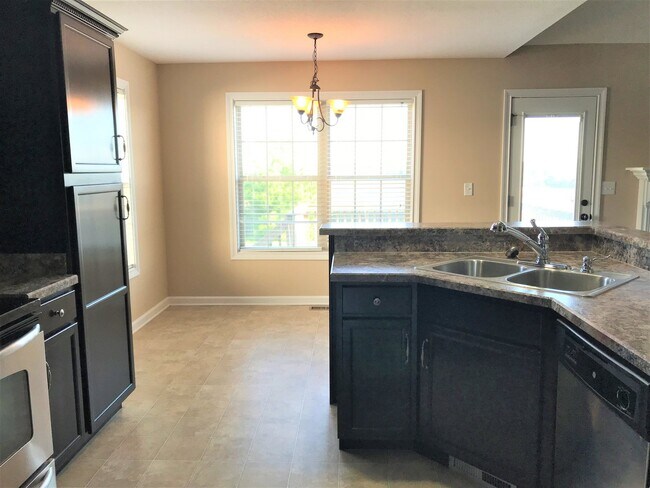 Building Photo - 1313 Chinook Cir