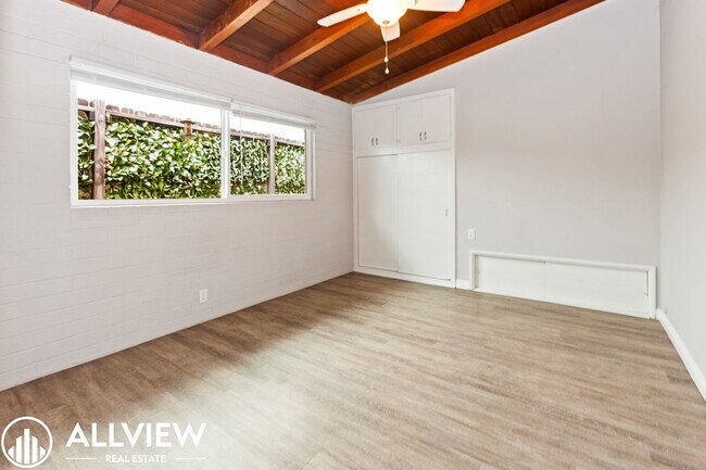 Building Photo - 311 Avenida Santa Barbara