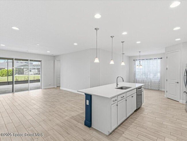 Building Photo - 7921 Mocan Ct