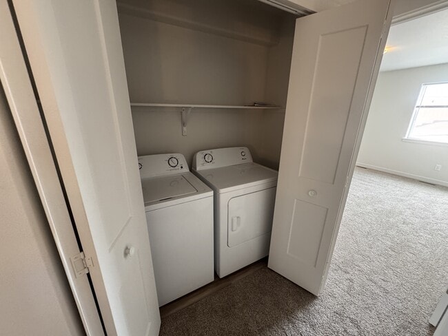 Building Photo - 1631 Elsie Jean Trl