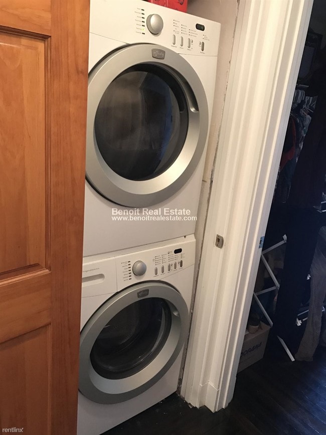 Building Photo - 2 br, 2 bath  - 6 Giles Park Apt 1L