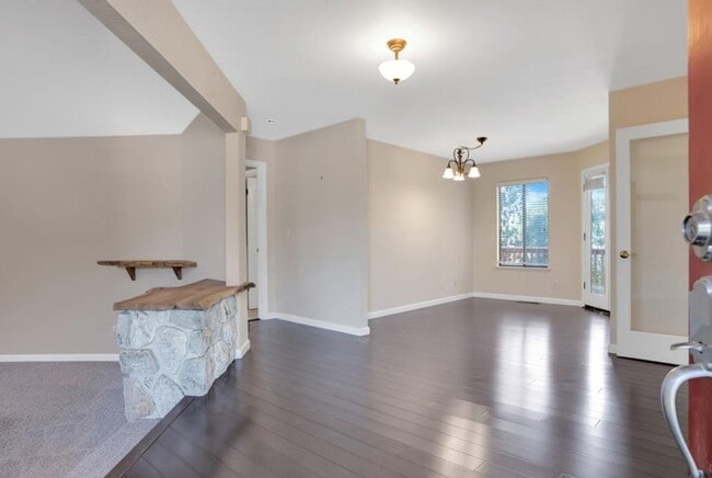 Building Photo - Hollister Home in Ridgemark Gated Community