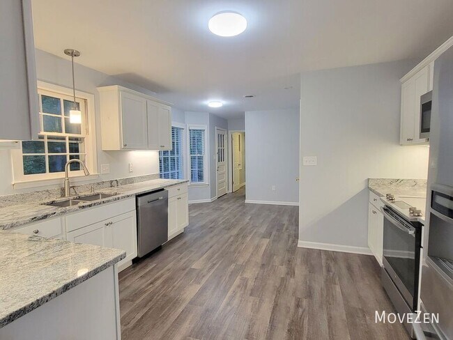 Building Photo - 303 Driftwood Dr