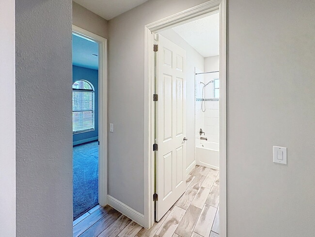 Building Photo - 11220 Fish Eagle Dr