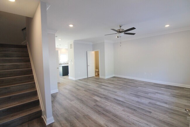 Building Photo - Stylish and Spacious Townhome Near Sentara – 4 Beds | 3.5 Baths | 2,300 Sq. Ft.