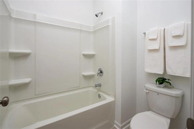 Building Photo - 2237 Braystone Ln
