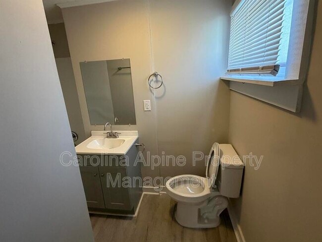 Building Photo - 510 Ridgecrest Dr