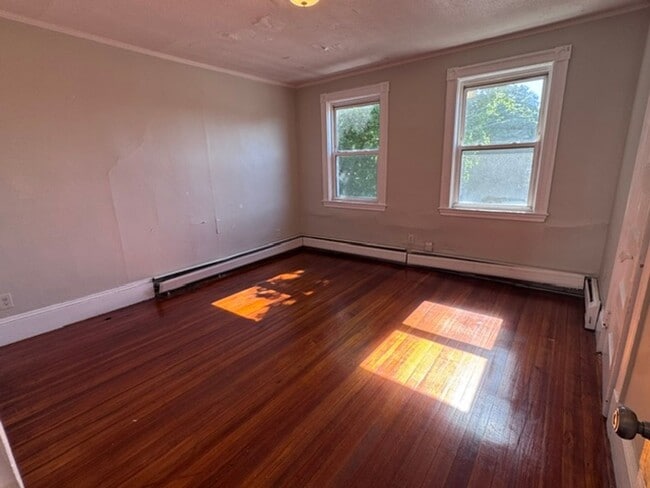 Building Photo - 20 Alcott St