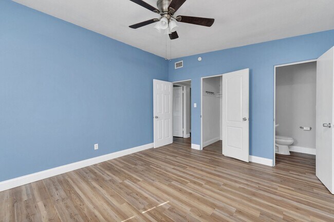 Building Photo - Michigan Ave Duplex