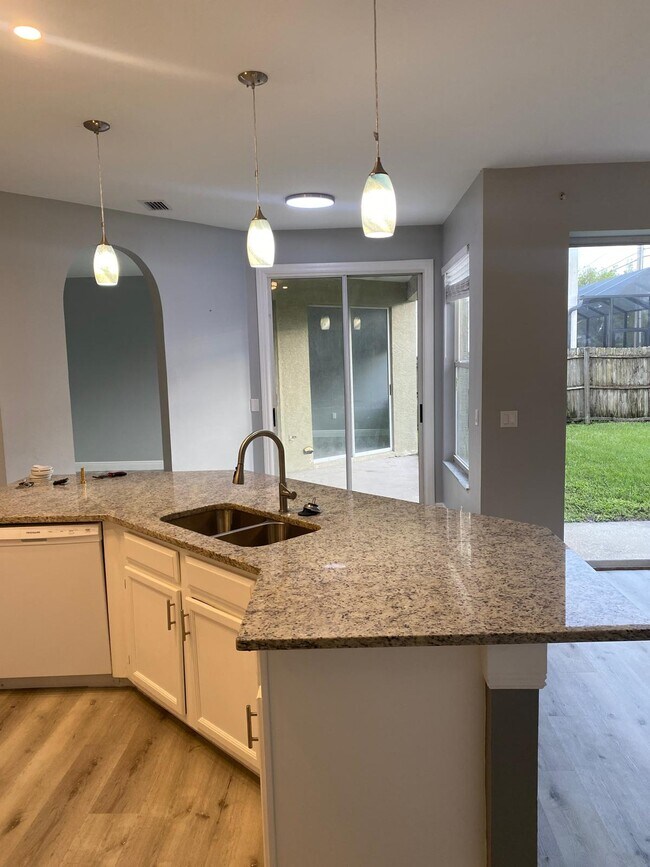 Building Photo - 1341 Flaxwood Ave