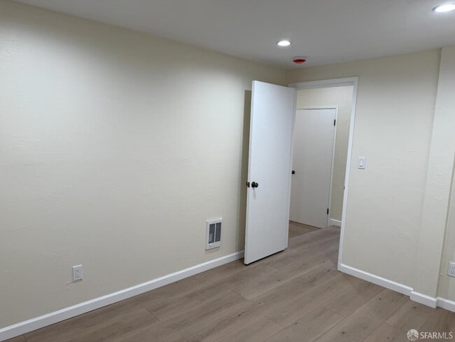 Building Photo - 258 Dorland St