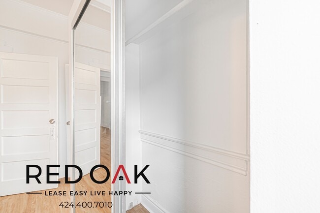 Building Photo - 617 S Soto St