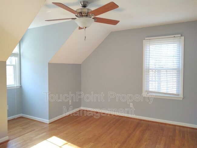 Building Photo - 224 Raintree Dr