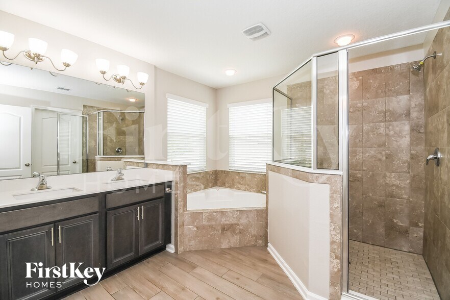 Building Photo - 10059 Kit Fox Pkwy