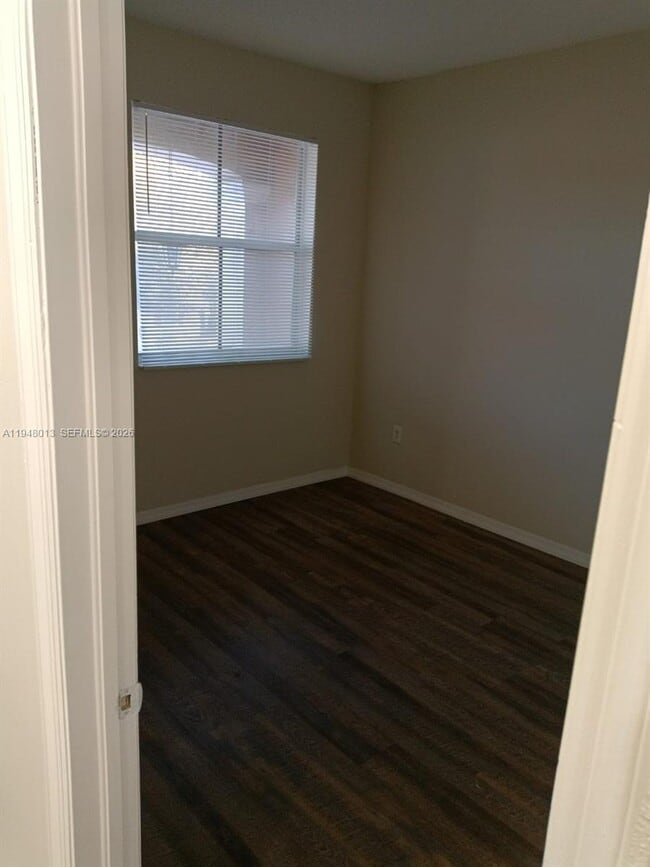 Building Photo - 4210 NE 22nd Dr