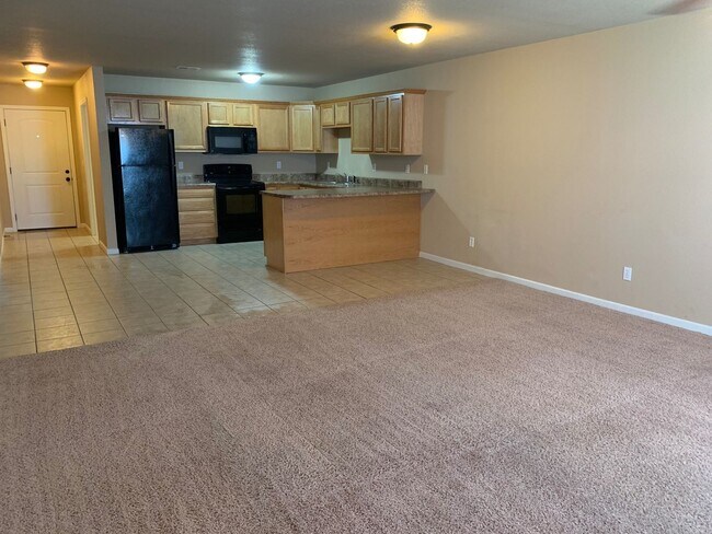 Building Photo - 6693-MF2-E2