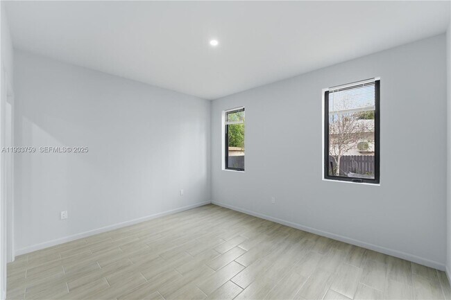 Building Photo - 1393 NW 31st St