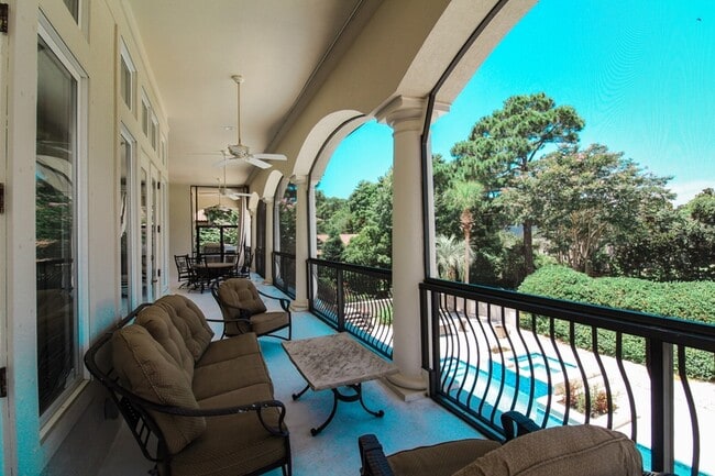 Building Photo - 2940 Pine Valley Dr