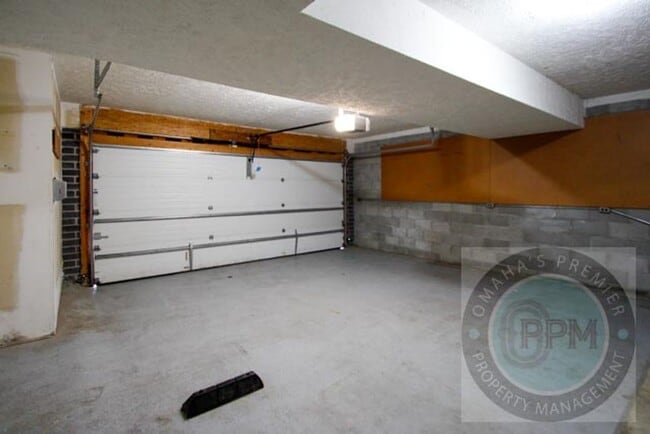 Building Photo - Comfortable and Cozy 3 Bedroom/2 Bath Home