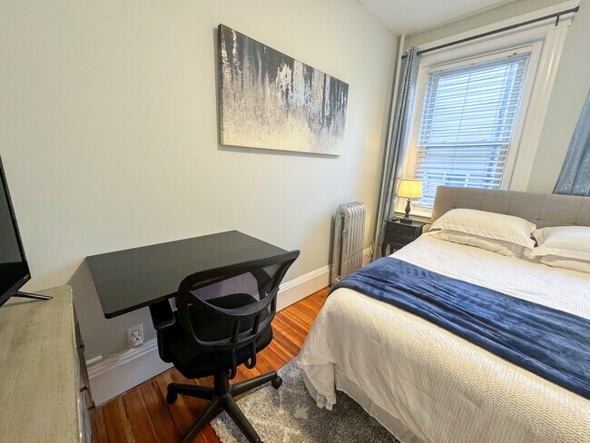 Building Photo - 636 Washington St