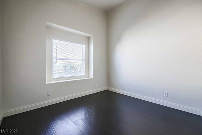 Building Photo - 6833 Coral Rock Dr