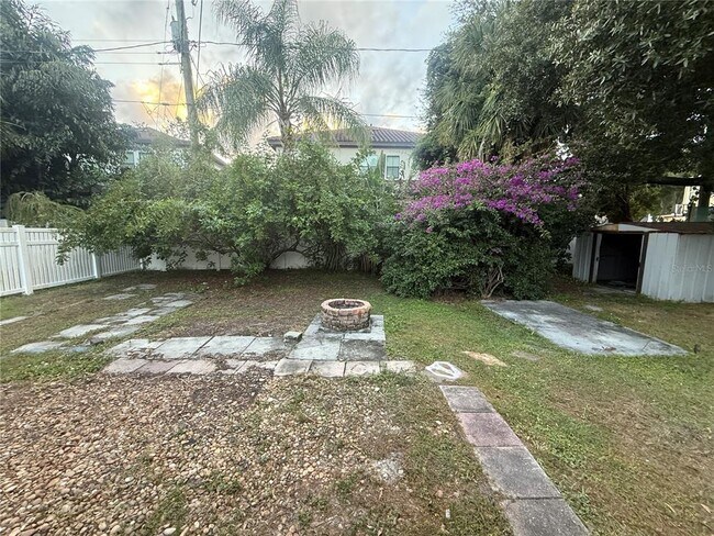 Building Photo - 3619 S Hesperides St