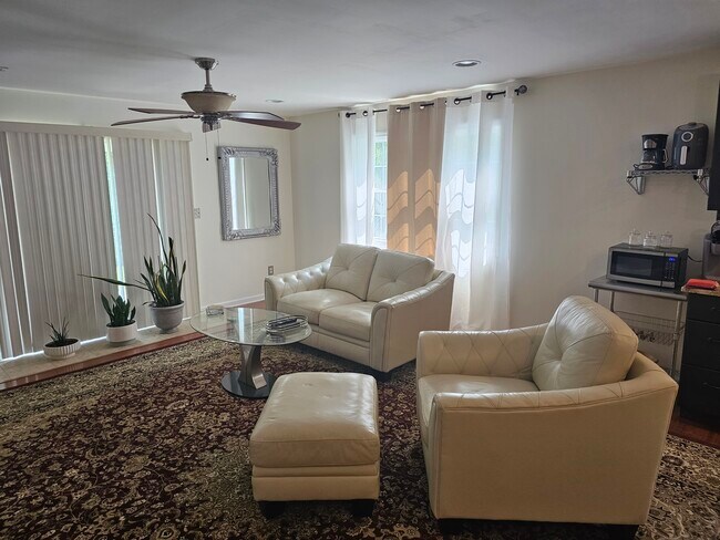 Living Area - 15 Robbinwood Ter