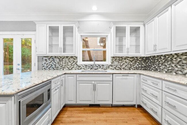 Building Photo - 459 Ivy Park Ln NE