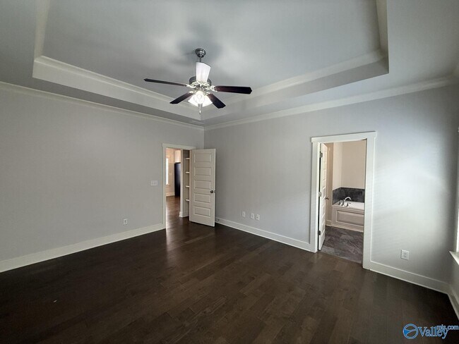 Building Photo - 22 Desert Oak Ct SW