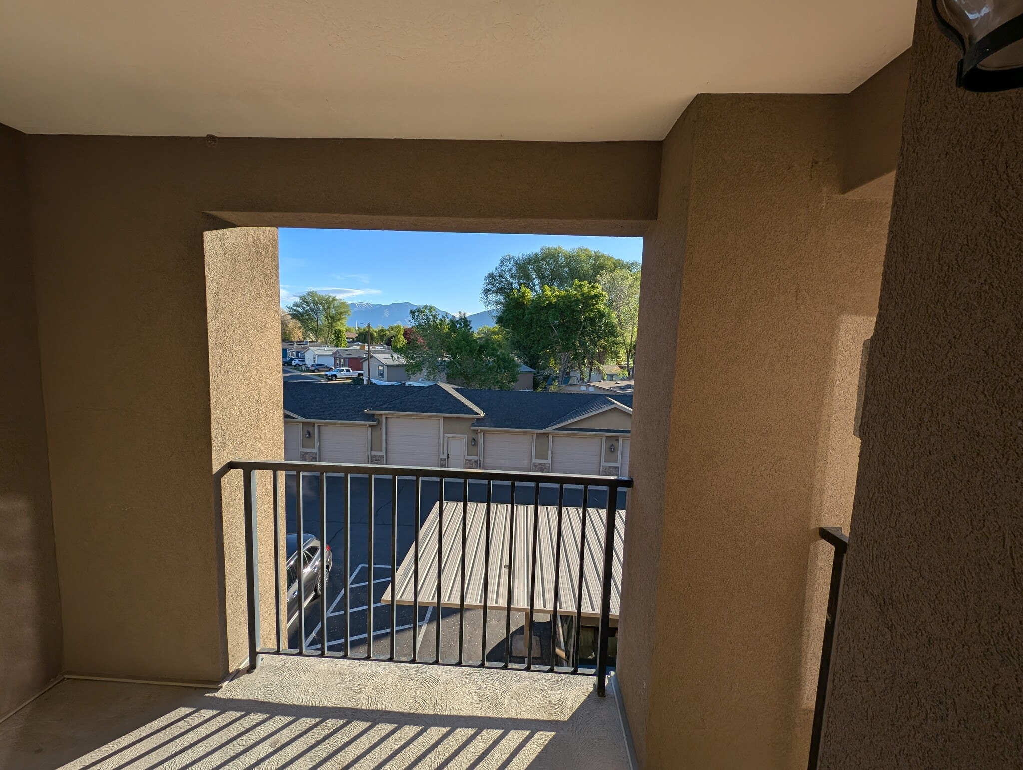 East balcony - 909 S Main St