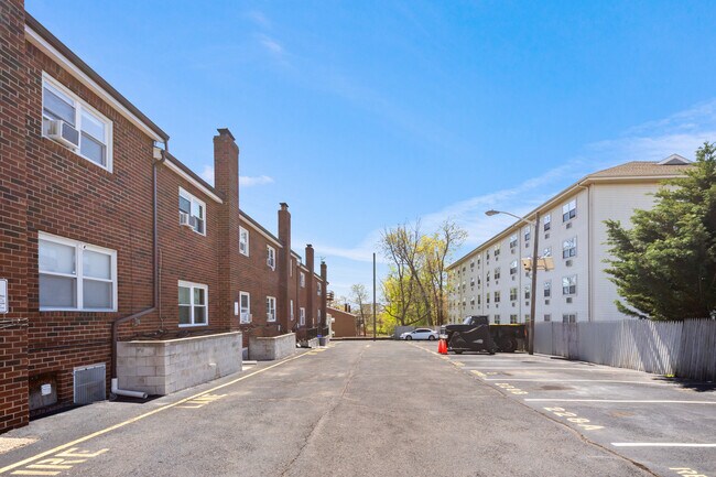 Building Photo - 227 S 7th Ave