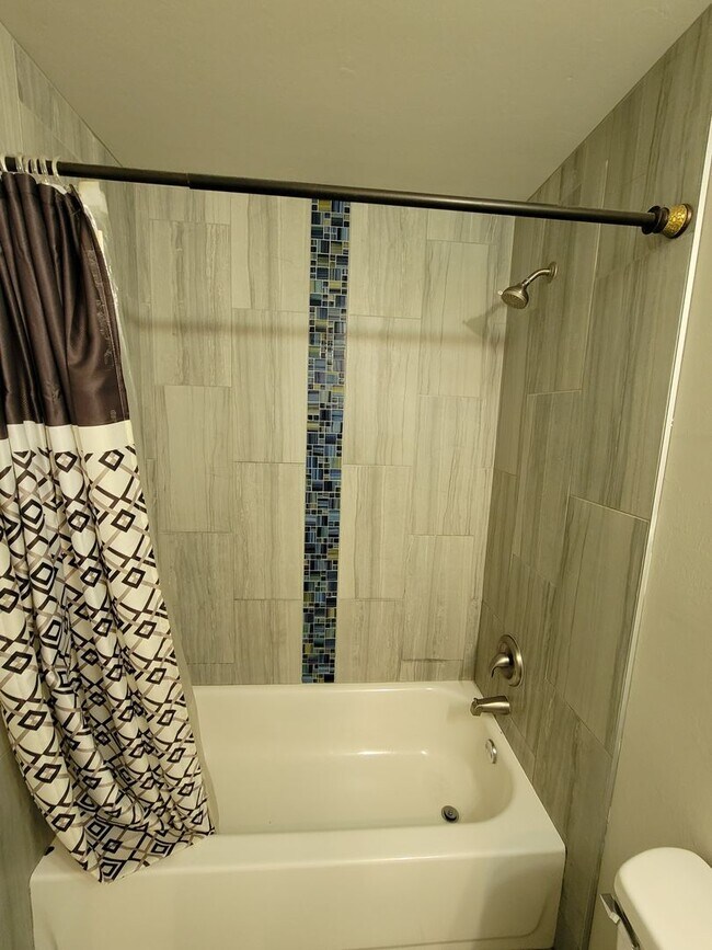 Building Photo - Duplex for rent