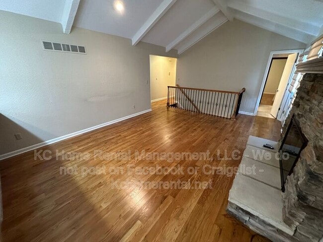 Building Photo - 6119 Cottonwood Dr