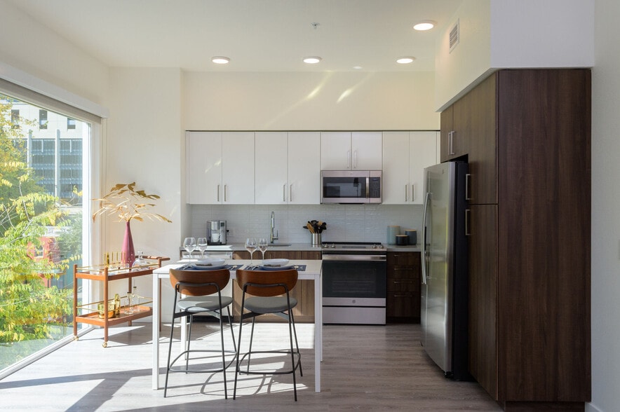 Building Photo - The Mansion