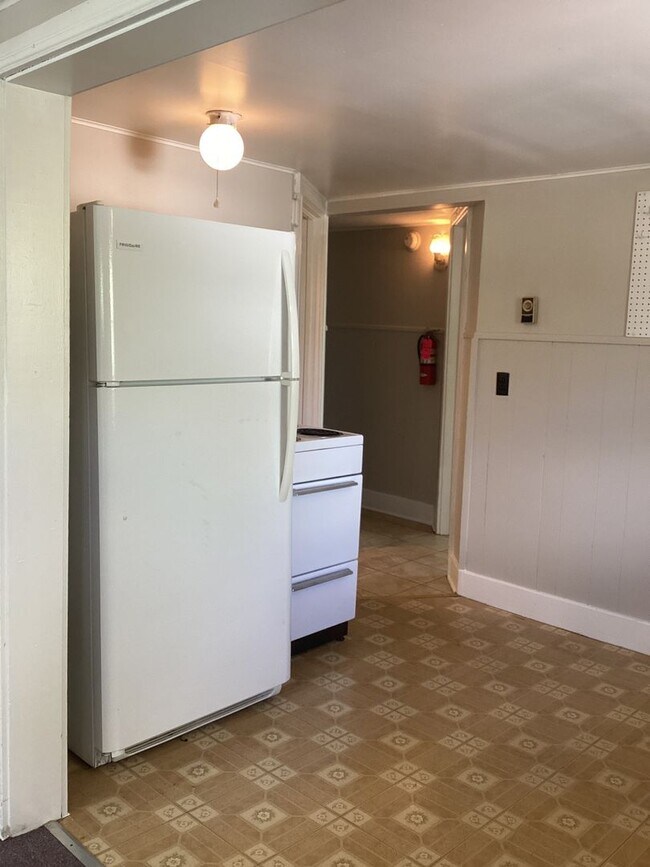 Building Photo - 15371 Church St