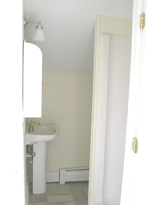 Building Photo - 536 W 5th St