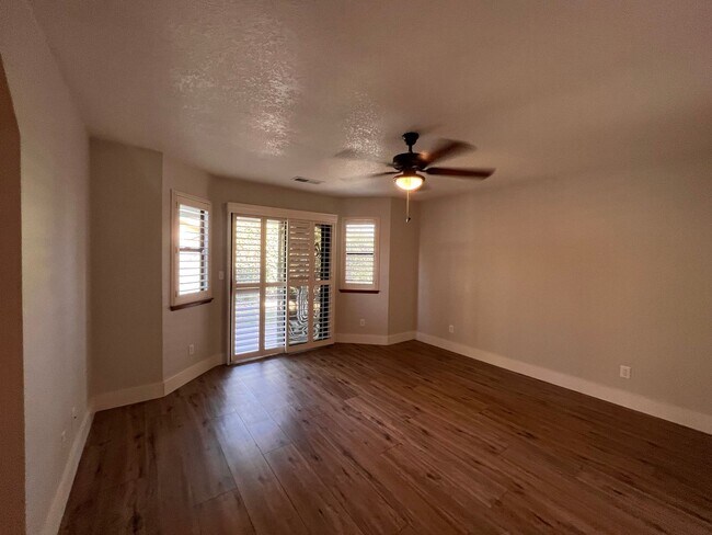Building Photo - 540 N Peppertree St