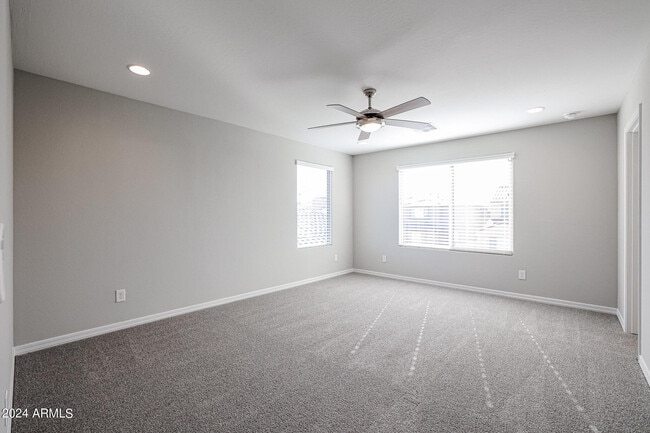 Building Photo - 8963 W Luke Ave