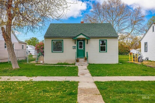 Primary Photo - 215 S Juniper St